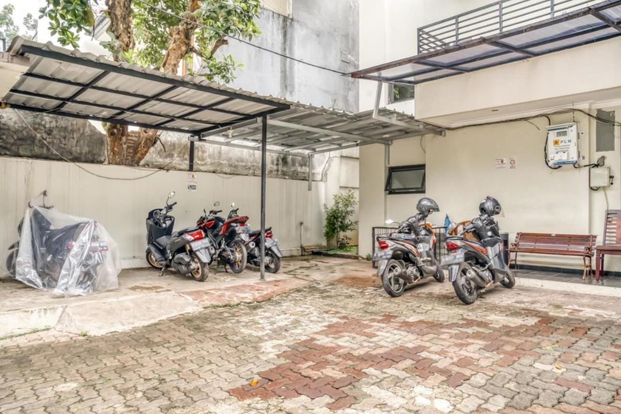 Hotel Reddoorz Near Senopati 2 Jakarta Exterior foto